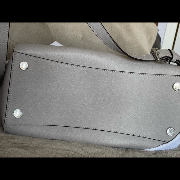 SOLD Michael Kors Spring 2018 med zip satchel bag - Picture 3 of 10